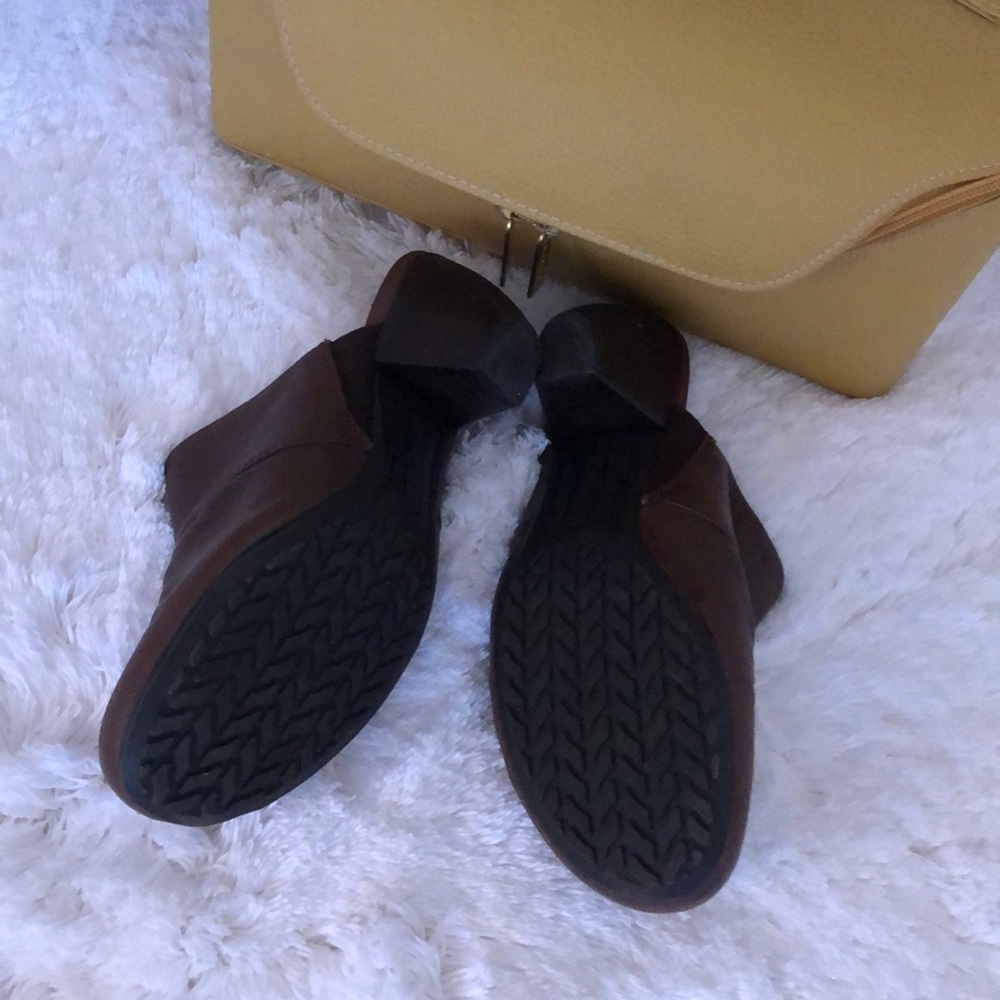 Shoes - Picture 4 of 4